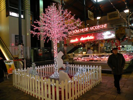 arbre lumineux, marché couvert à noel